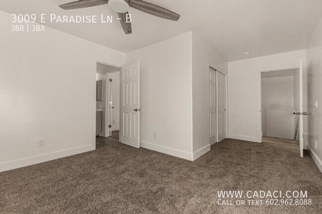 Building Photo - 3009 E Paradise Ln
