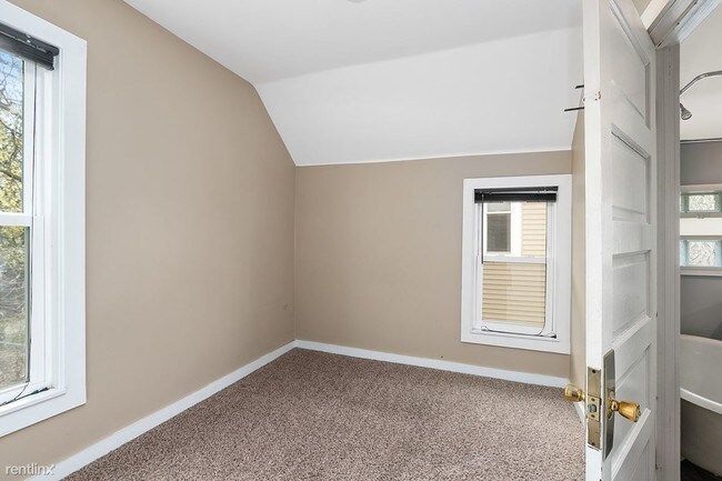 Building Photo - 2 br, 1 bath Apartment - 1002 Jackson St NW