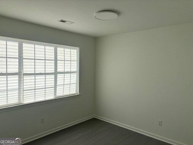 Building Photo - 300 Harcourt Pl