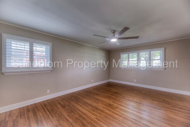 Building Photo - For Lease | Holiday Hills | $2000 Rent Ava...