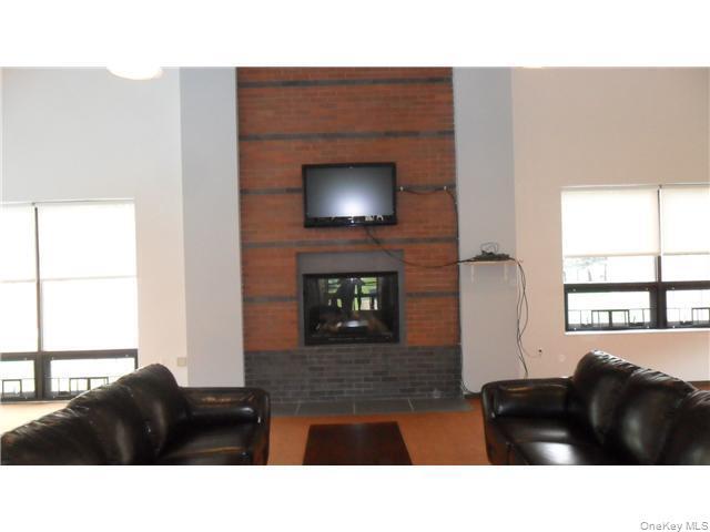 Building Photo - 12 Charles Ln