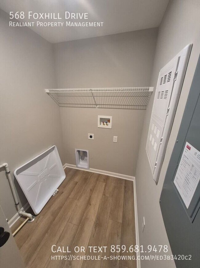 Building Photo - 568 Foxhill Dr