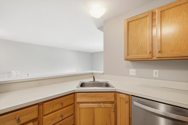 Building Photo - 2794 Barclay Wy