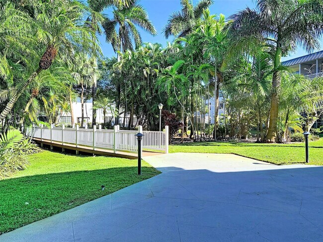 Building Photo - 4025 N Federal Hwy