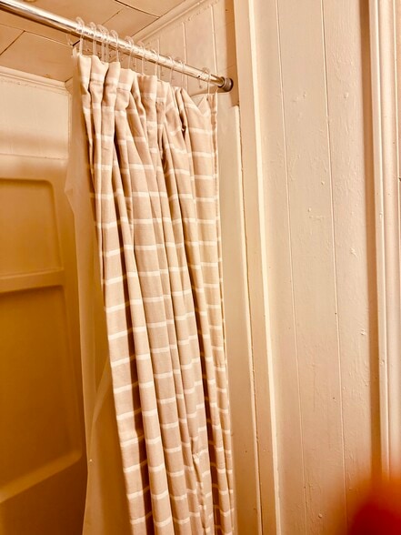 Building Photo - 167 Broadway