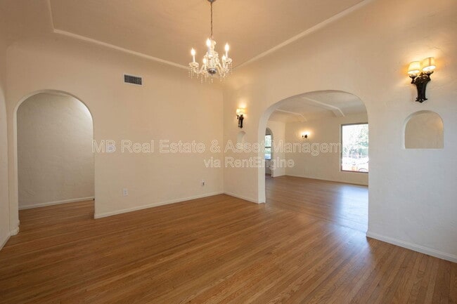 Building Photo - 1260 Ridgeley Dr