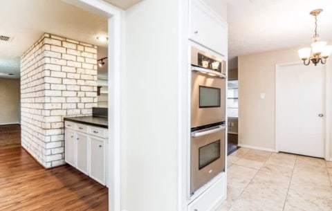 Building Photo - 10127 Sagerock Dr