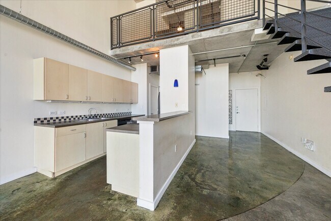 Building Photo - 2000 Bagby St