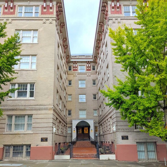 Interior Photo - Fountain Place Apartments