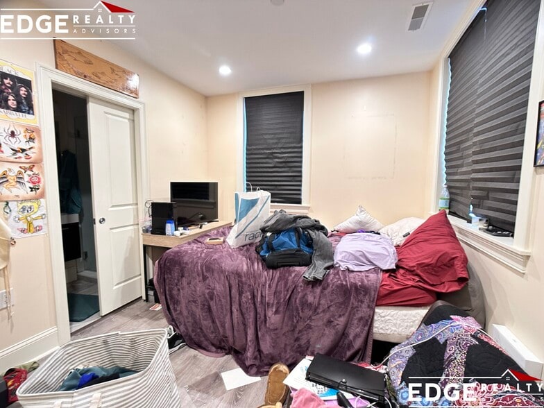 Building Photo - 24 Tremont St