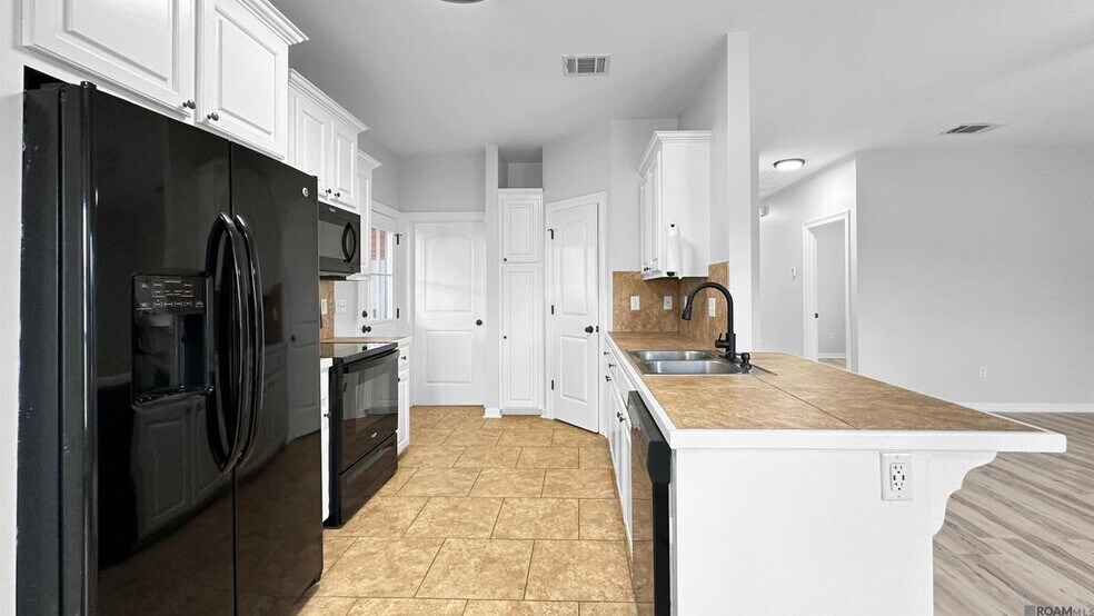 Building Photo - 10816 Field Pointe Dr