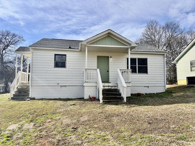 Building Photo - Renovated 2 Bedroom Pet Friendly Home For Rent!