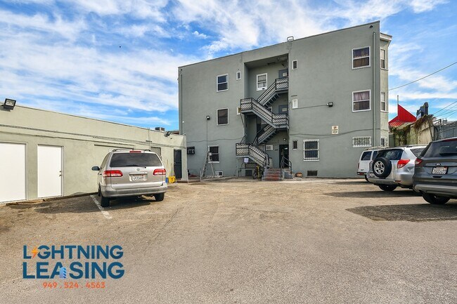 Building Photo - 723 S Alvarado St