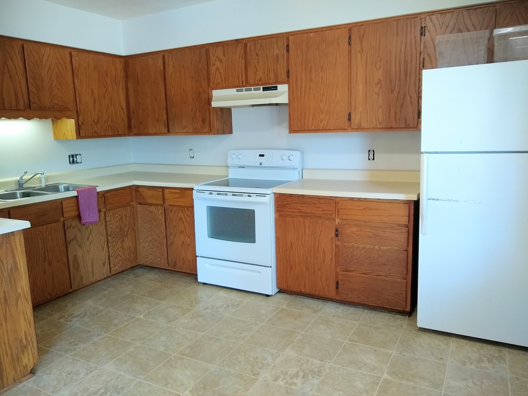 Kitchen - 1050 Cedar St