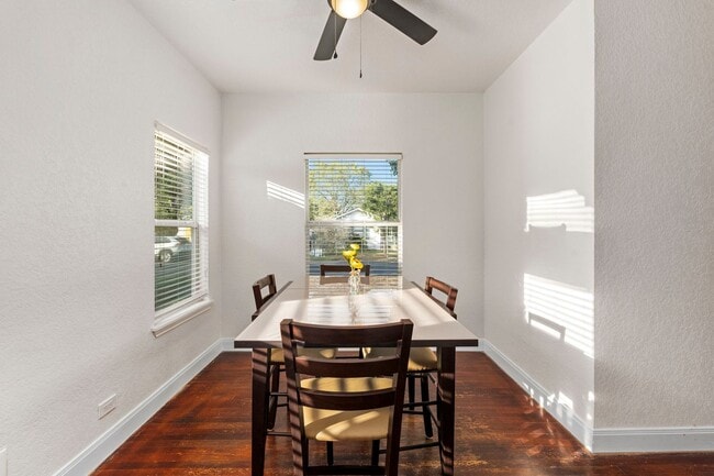 Building Photo - Beautifully Updated 3 bedroom, 2 bath!