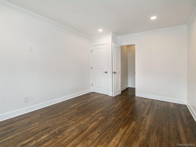 Building Photo - 1 Milford Ln