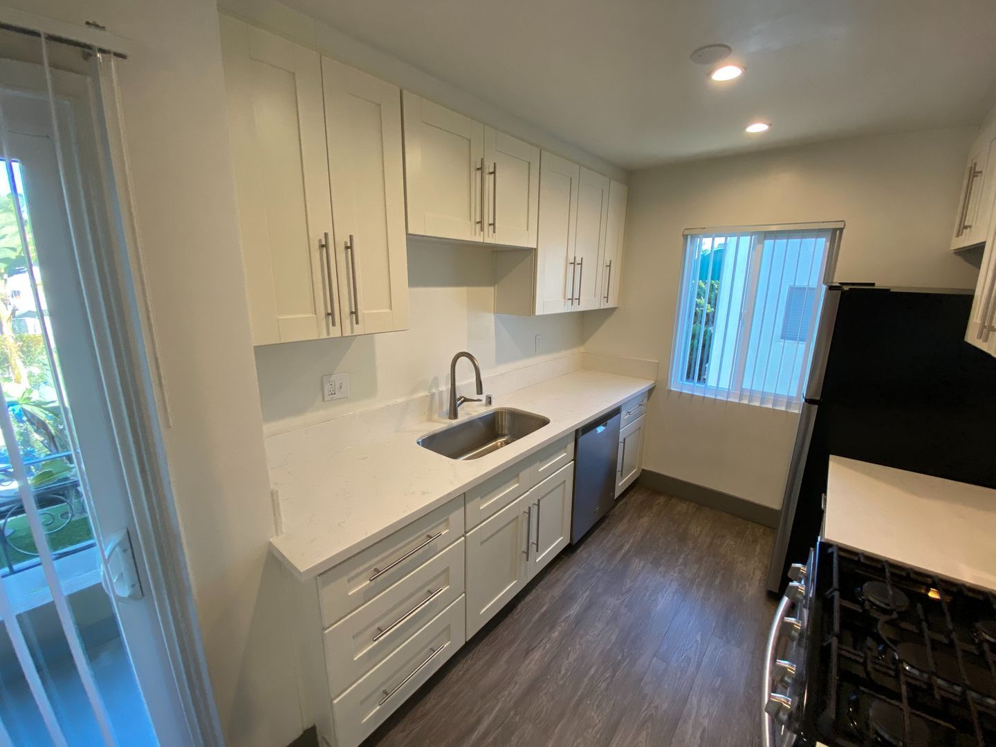 Building Photo - 3611 Mentone Ave