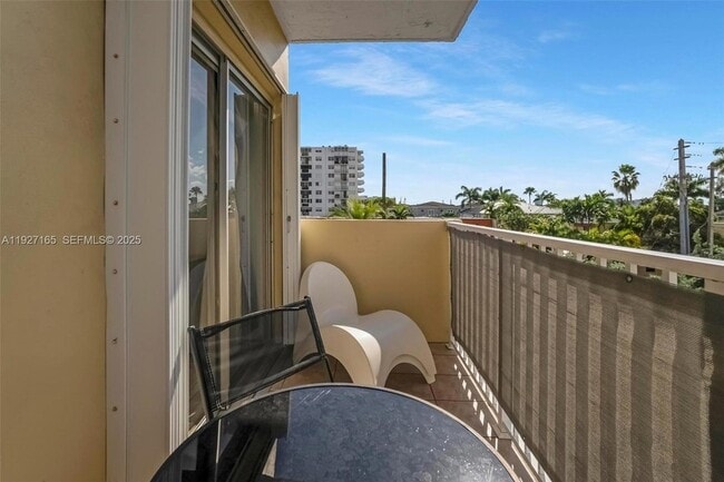 Building Photo - 3545 NE 167th St