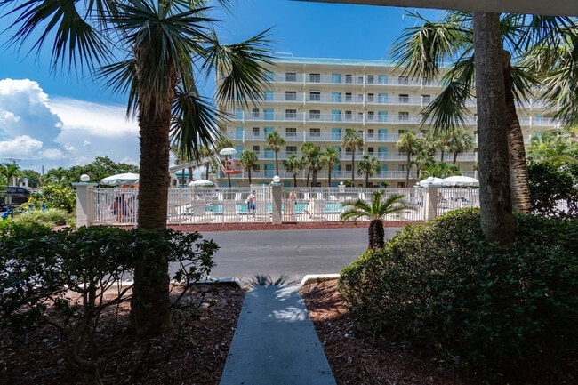 Building Photo - 39 Tulip Ave