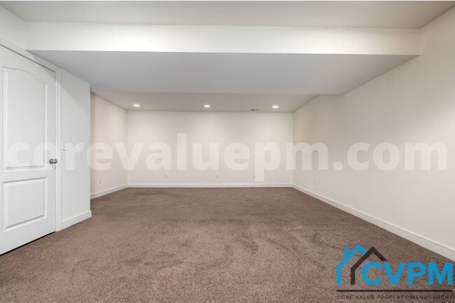 Building Photo - 1337 Jamestown Dr
