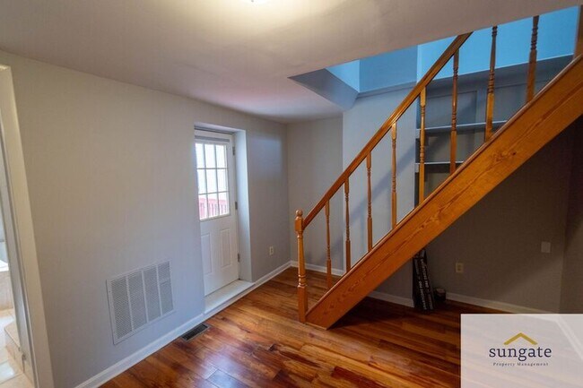 Building Photo - 427 S Durham St