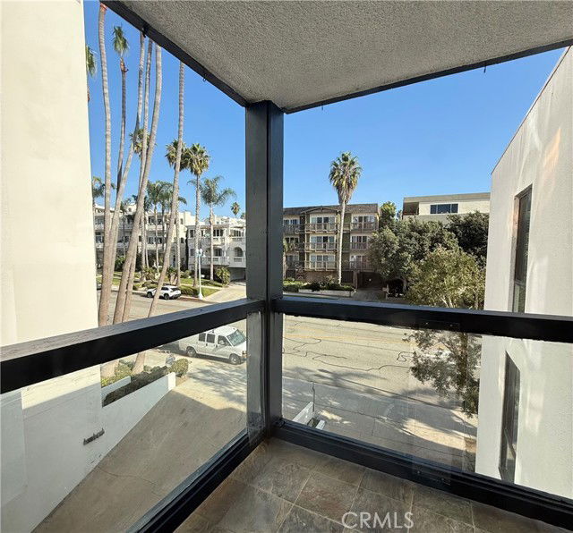 Building Photo - 575 Esplanade