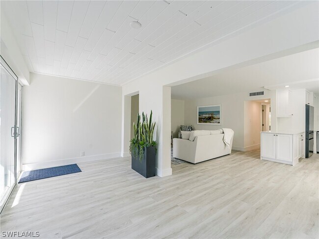 Building Photo - 354 Harbour Dr