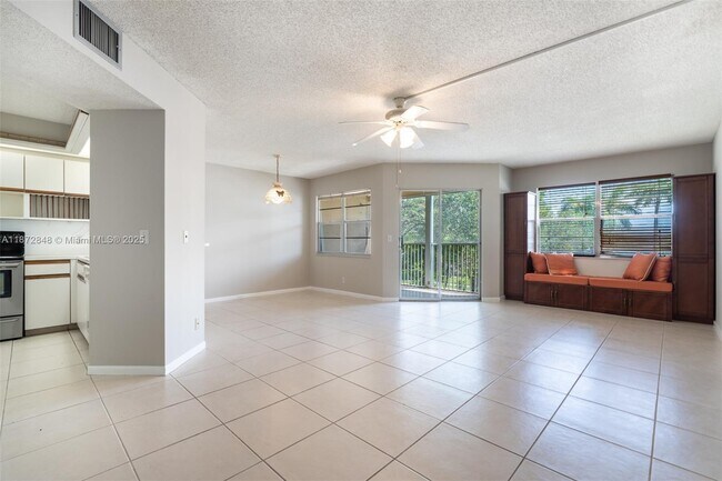 Building Photo - 1000 SW 128th Terrace