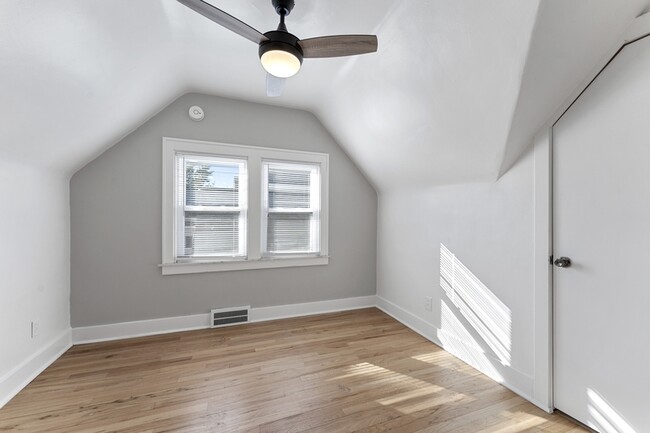 Building Photo - 1126 Cedar St