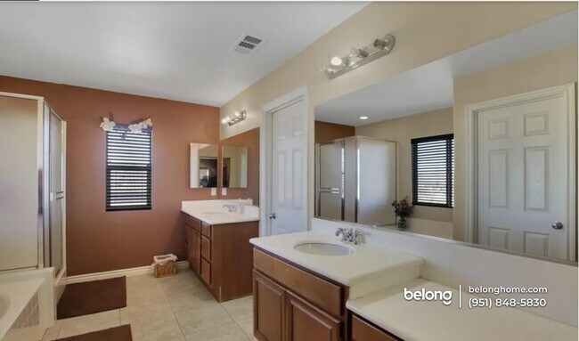 Building Photo - 28560 Sunridge Ct