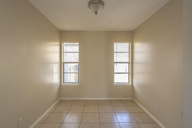 Building Photo - 100 Hillside Rd