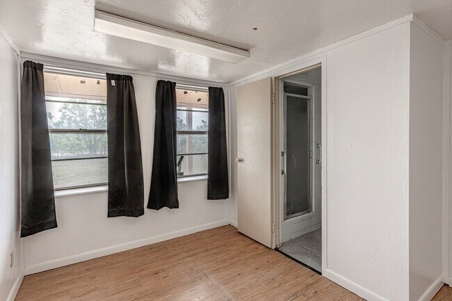 Building Photo - 12662 W 61st St