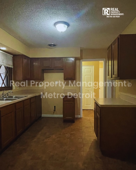 Building Photo - 29822 Rock Creek Dr