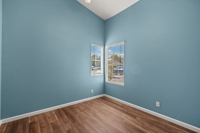 Building Photo - Beautiful 3 Bedroom Home