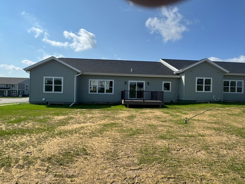 rear yard - 5620 Eternity Dr