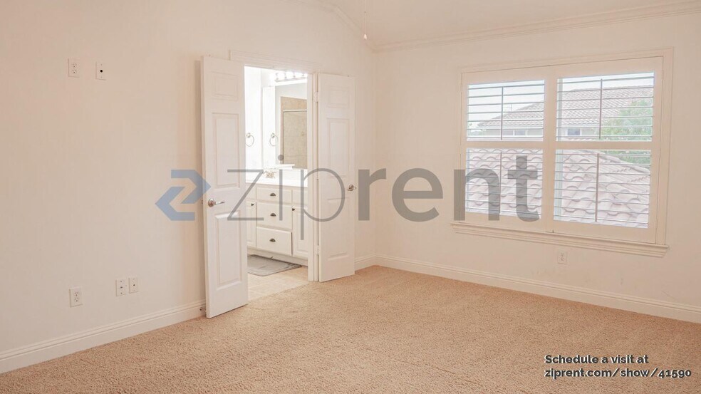 Building Photo - 427 Fuente