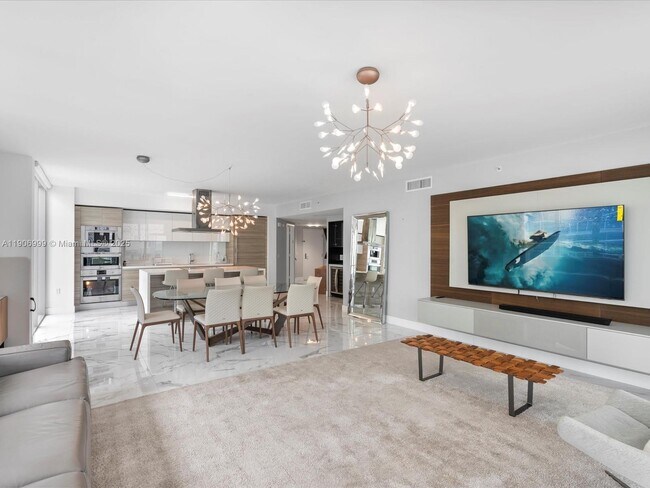 Building Photo - 300 Sunny Isles Blvd