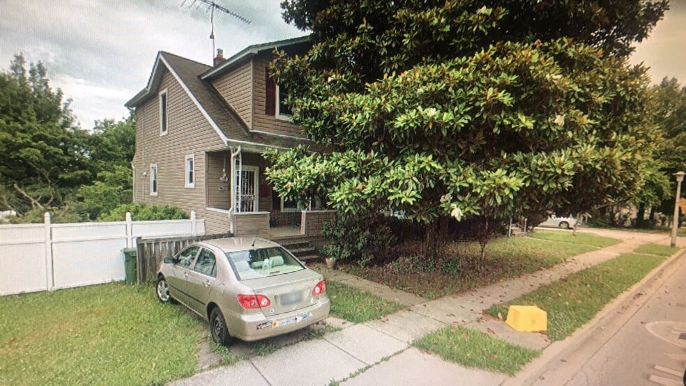 Building Photo - 3804 Woodlea Ave