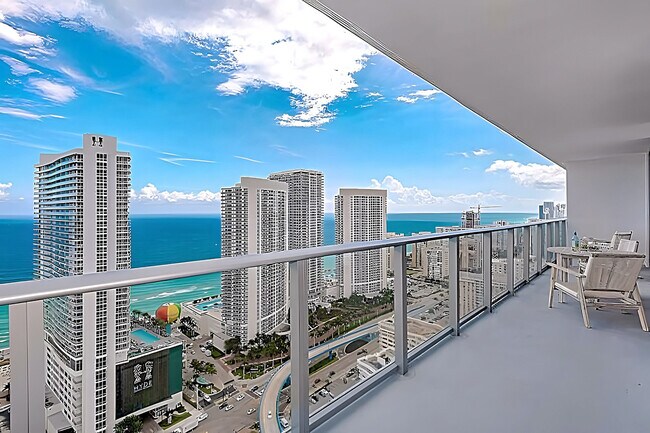 Building Photo - 4010 S Ocean Dr
