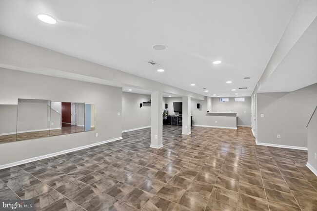 Building Photo - 6401 Abingdon Pl