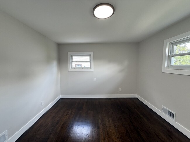 Building Photo - 1471 Frances Ln