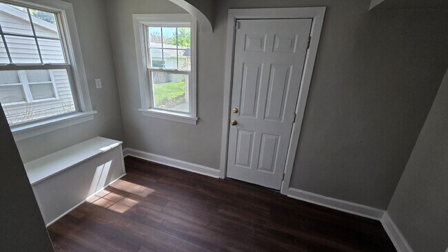 Building Photo - Stunning 4-Bedroom Home with additional Office/Flex Space and Modern Updates in Cleveland Heights
