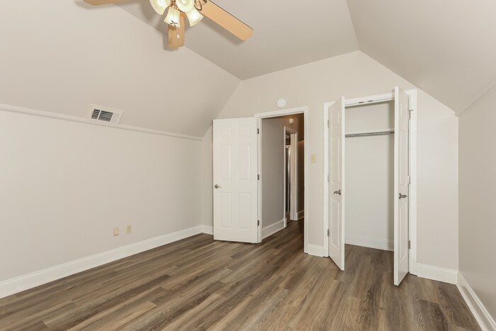 Building Photo - 14805 Post Oaks Pl