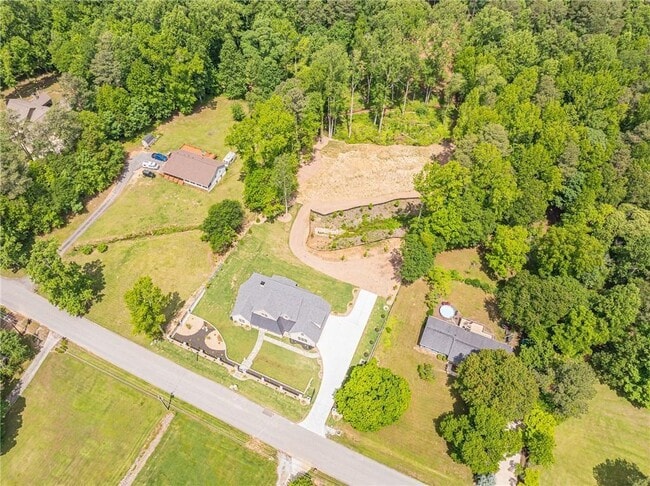 Building Photo - 140 Maranatha Trail