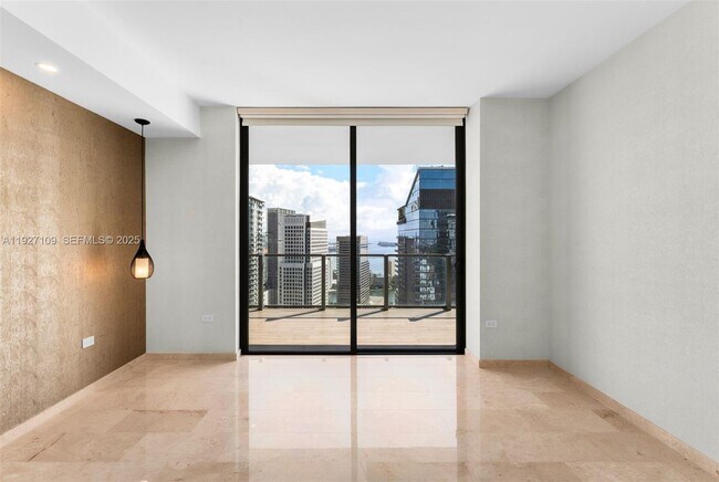 Building Photo - 88 SW 7th St