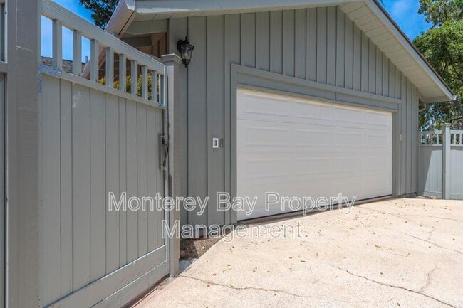 Building Photo - 2937 Lupin Ln