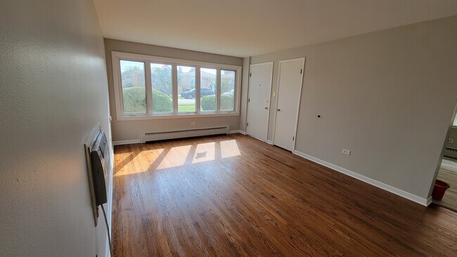 Living room - 4644 N Sayre Ave