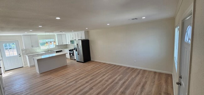 Building Photo - 6201 Jackie Ave