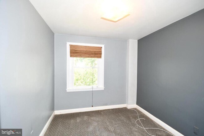 Building Photo - 1410 N Forest Park Ave