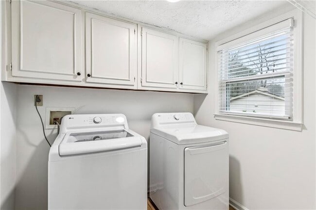 Building Photo - 1164 Fairfield Drive